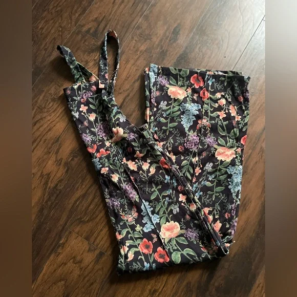 LIGHTWEIGHT CORDUROY FLORAL BUTTON WIDE LEG JUMPSUIT - Picture 9 of 9